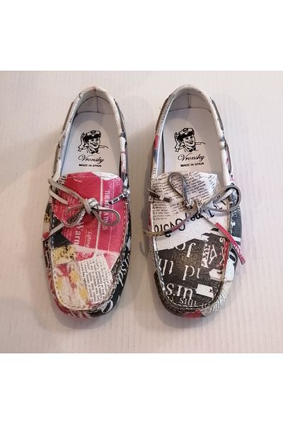 Vronsky Unisex Genuine Leather Crack Colorful Painting Lettering Print Crampon Rubber Sole Lacing Decorated Loafer