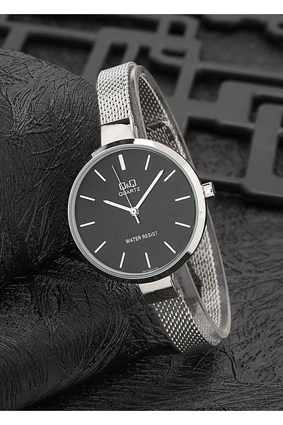Q&Q Women's Straw Wristwatch Qa15
