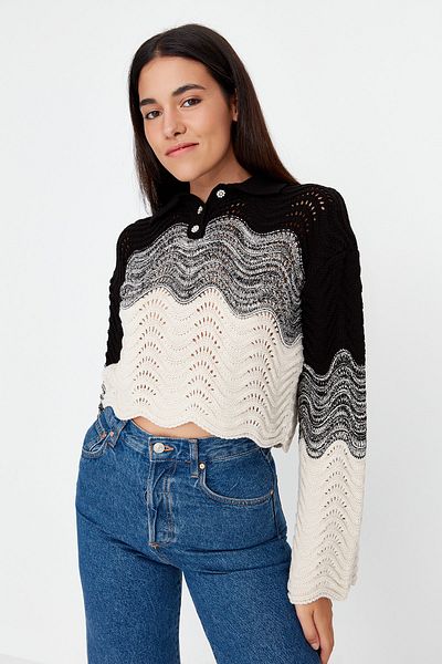Trendyol Collection Pulover negru cu nasturi cu bijuterii TWOAW23KZ01331