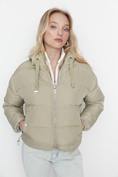 Trendyol Collection Oversize lehký khaki kabát s kapucí odpuzující vodu - Twoaw21Mo0022