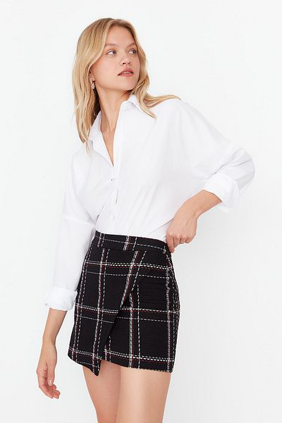 Trendyol Collection TWOAW23ET00050 - Czarna mini spódniczka z podwójnymi piersiami z tweedu