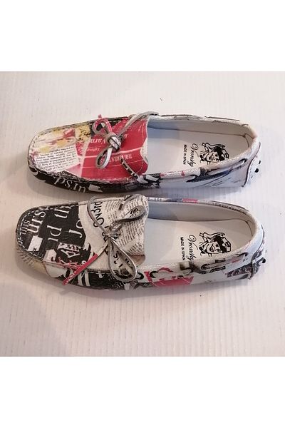 Vronsky Unisex Genuine Leather Crack Colorful Painting Lettering Print Crampon Rubber Sole Lacing Decorated Loafer