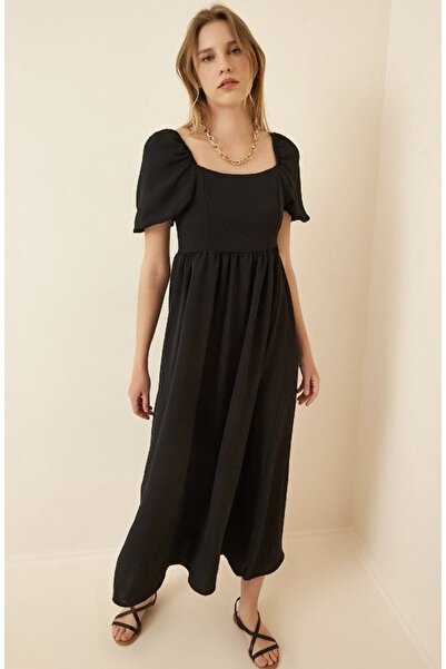 Happiness İstanbul Dámské šaty Ayrobin s černým čtvercovým límcem DK00130