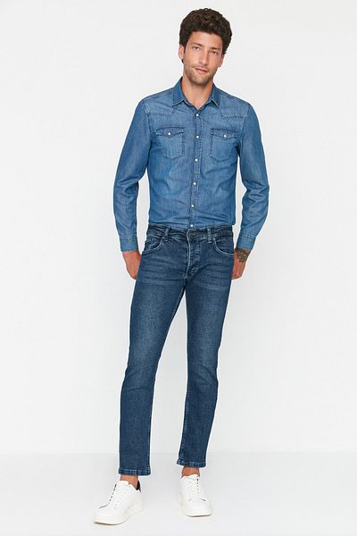 Trendyol Collection Sötét sötétkék vékony farmernadrág rugalmas szövettel - barna árnyalatú, karcsúsított TMNAW23JE00047