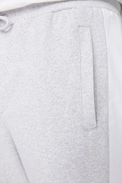 Trendyol Collection Gray Elastic Leg - Regular Cut Sweatpants TMNSS22EA00014