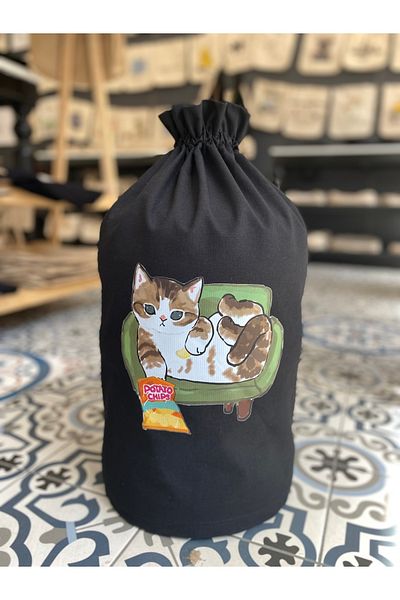 BAGAND Черен капак за бутилка с принт „Котка, ядеща чипс“
