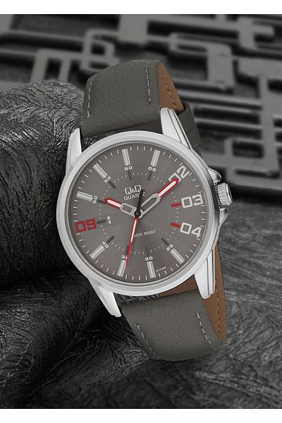 Q&Q Men's Leather Wristwatch Gu70