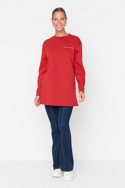 Trendyol Modest Red Crew Neck Basic Knitted Sweatshirt with Embroidery Detail TCTAW23TW00063