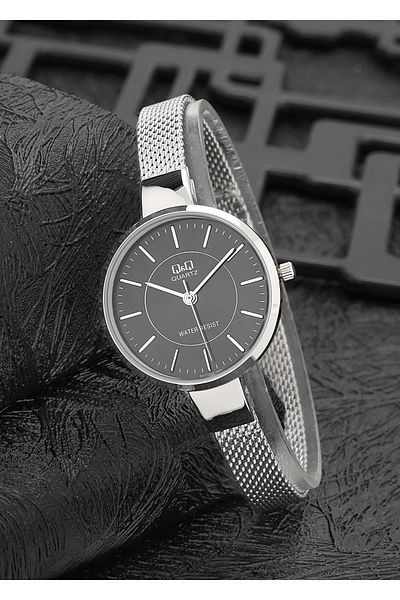 Q&Q Women's Straw Wristwatch Qa17