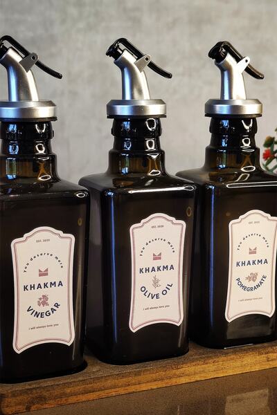 KHAKMA Black Amber 3-Piece Italian Olive Oil Bottle with Wooden Stand Oil Pot Oil Bowl New Year's Eve