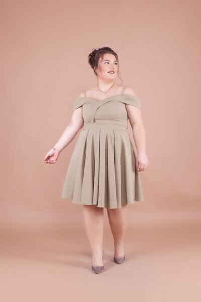 Bidoluelbise Γυναικείο φόρεμα μεγάλου μεγέθους με λουράκι με λεπτομέρεια πλισ...