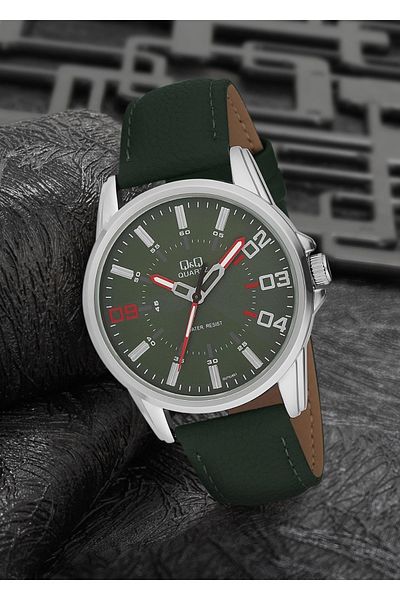 Q&Q Men's Leather Wristwatch Gu70
