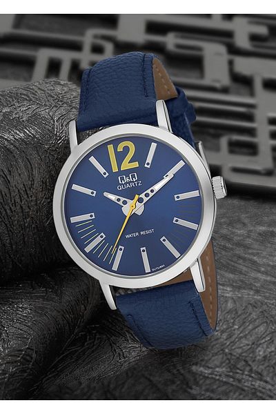 Q&Q Men's Leather Wristwatch Gu72