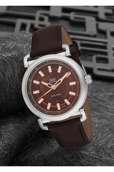 Q&Q Men's Leather Wristwatch Gu66