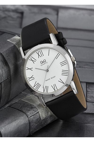 Q&Q Men's Leather Wristwatch Q662