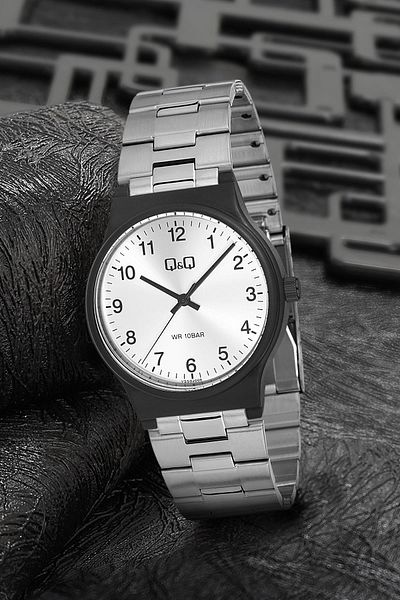 Q&Q Men's Wristwatch Vs50