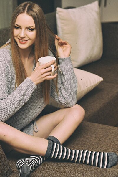 The Socks House Women's Gray Stripe Patterned Socks