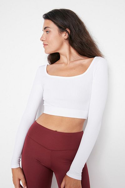 Trendyol Collection Weißes, nahtloses/nahtloses, extra dehnbares, gestricktes Sport-Top/Bluse TWOAW22BZ0450