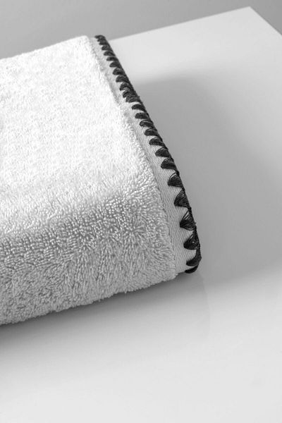 Upline Janine Light Gray Bath Towel 90x140