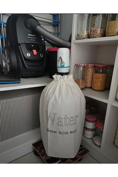 BAGAND Βαμβακερή θήκη για μπουκάλι κρέμας "Water Please Drink More"