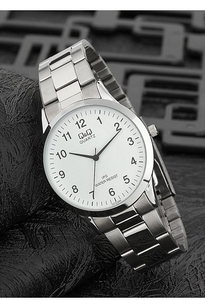 Q&Q Men's Metal Wristwatch C212