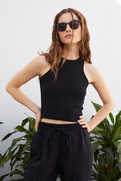 urban focus Isabella Crop Tank Top