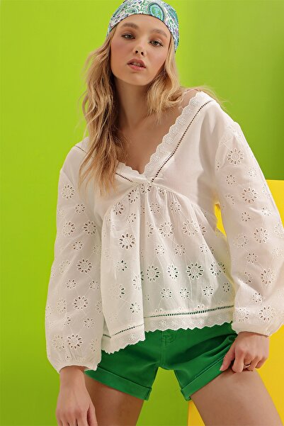 Trend Alaçatı Stili Bluză de damă, ecru, cu guler dublu, brodată, țesută cu scoici ALC-X8994