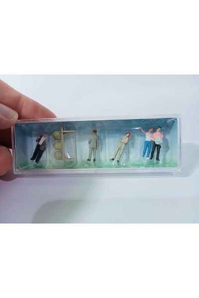 Faller 1:87 Ho Beekeeper and Customers Figure Set -150919