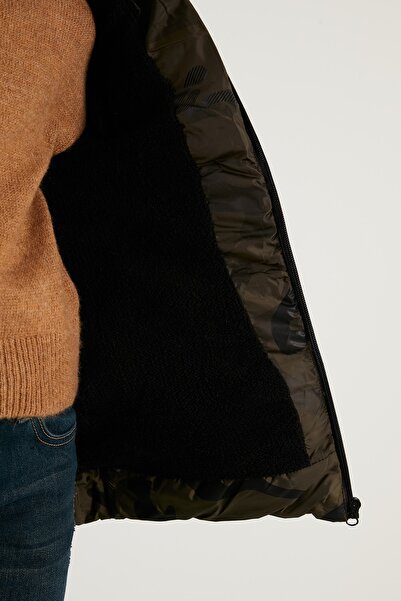 Lela Camouflage Patterned Plush Lined Removable Hooded Winter Coat with Pockets Boys' Coat 57600