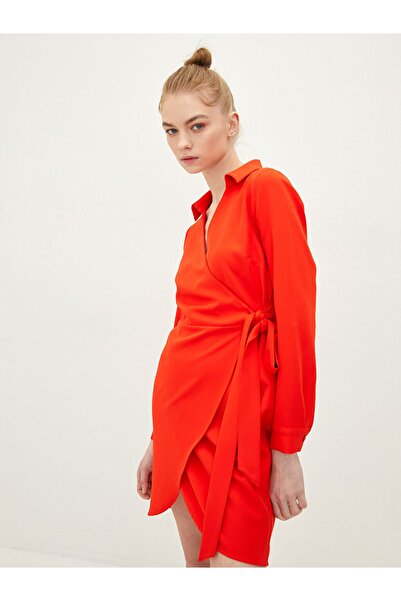 LC Waikiki Dámské šaty Gabardine s rovným dvojitým límcem s dlouhým rukávem