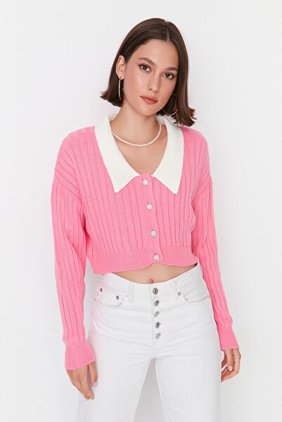 Trendyol Collection Růžová košile Super Crop zdobená pleteným kardiganem TWOAW23HI00519