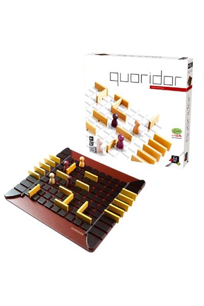 Gigamic Quoridor Classic - Corridor Game