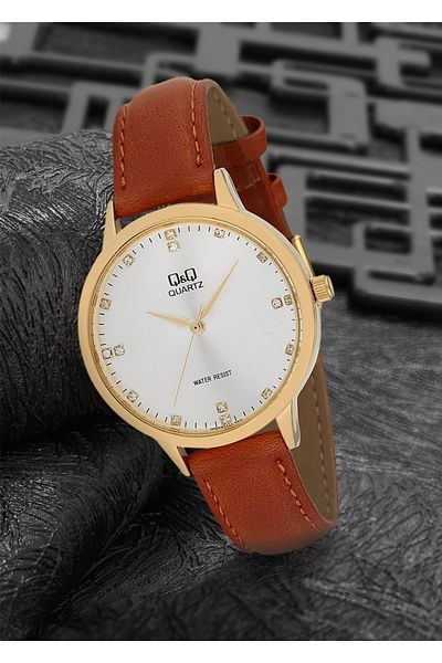 Q&Q Women's Leather Wristwatch Qa09