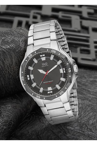 Q&Q Men's Metal Wristwatch Q970