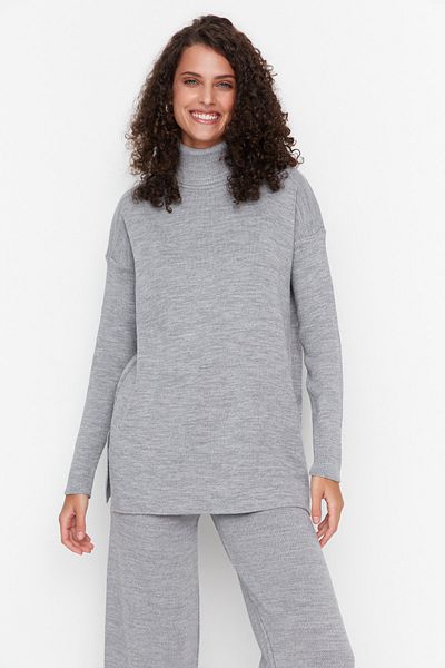 Trendyol Collection Graues Rollkragenpullover-Hosen-Set aus Oberteil und Unterteil mit Schlitzdetail TWOAW22AU0102
