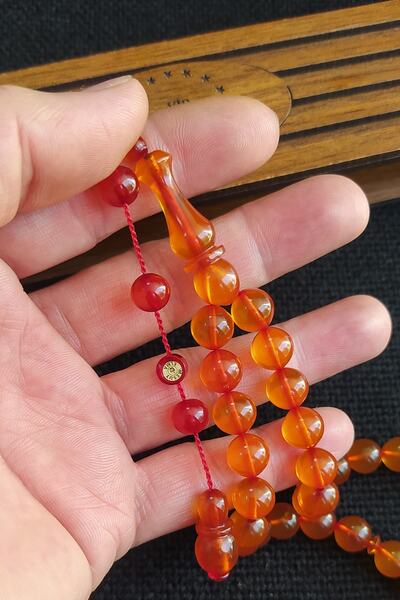 Vip Kehribar 10x10 Mm Mesut Elma Usta Işçilikli Yemen Zar Kehribar Tesbih Imzalı Sistemli Tespih Ahşap Kutulu