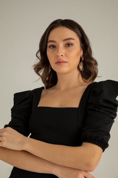 vuvutasarım Kare Yaka Esnek Kumaş Midi Boy Kısa Kollu Siyah Abiye & Mezuniyet Elbisesi 026