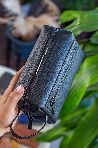 Garbalia Boston Genuine Leather Unisex Black Portfolio Handbag with Handle and Zippered Side Compartment