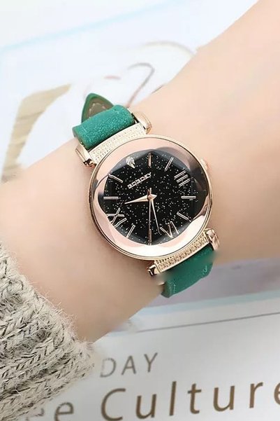Gogoey Women's Wristwatch Green Color