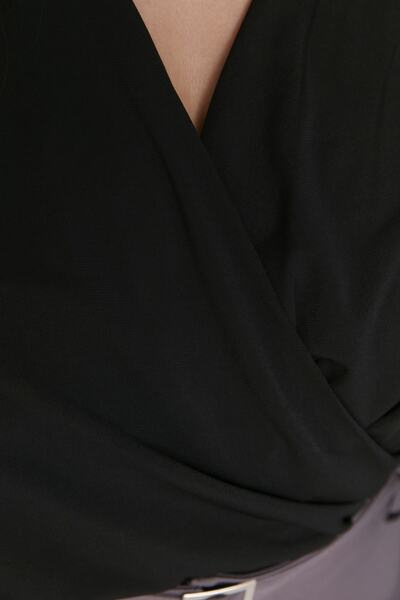 Trendyol Curve Μαύρο μπαλόνι μανίκι με διπλό στήθος πλεκτή μπλούζα TBBAW23AF00029