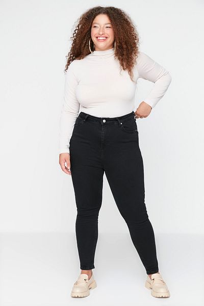 Trendyol Curve Schwarze, dehnbare Skinny-Jeans mit hoher Taille TBBAW23CJ00032