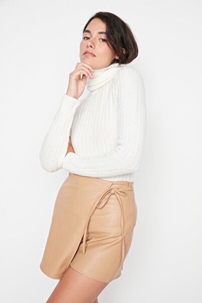 Trendyol Collection Ecru Soft Textured Basic Knitwear Sweater TWOAW20FV0133
