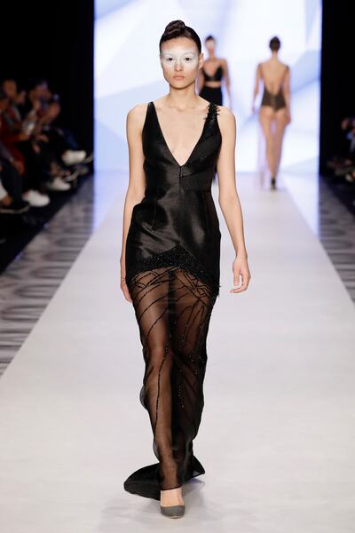 Özlem Erkan Ipek Organze Işlemeli Metalik Dokulu Abiye Gece Elbisesi