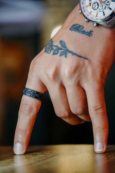 The Collection Line Pattern Model Unisex Adjustable Black Ring