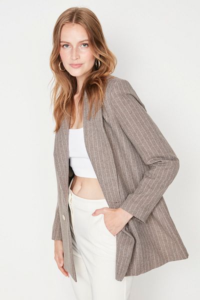 Trendyol Collection Braune, regelmäßig gefütterte, zweireihige, gewebte Blazerjacke mit Streifenverschluss TWOAW23CE00100