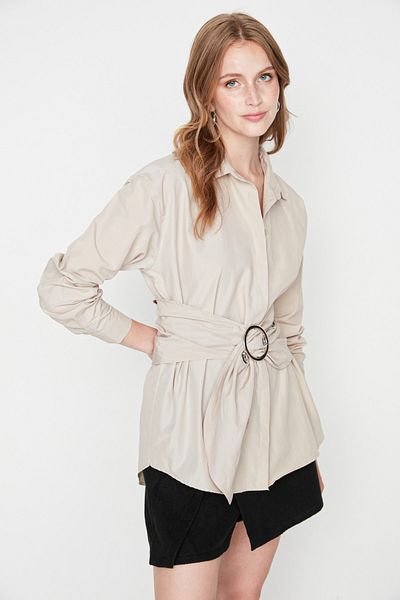 Trendyol Collection Koszula bawełniana z kamienną klamrą i szczegółową tkaną klamrą TWOAW20GO0099