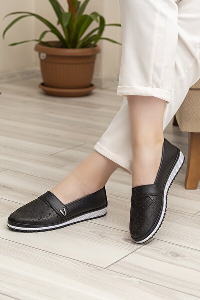 Ewen Tomm أحذية كلاسيكية للنساء من الجلد الناعم لتقويم العظام يوميًا