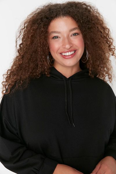Trendyol Curve Plus Size Sweatshirt - Black - Relaxed fit