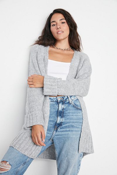Trendyol Collection Γκρι φαρδιά πλεκτή ζακέτα με απαλή υφή TWOAW21HI0555