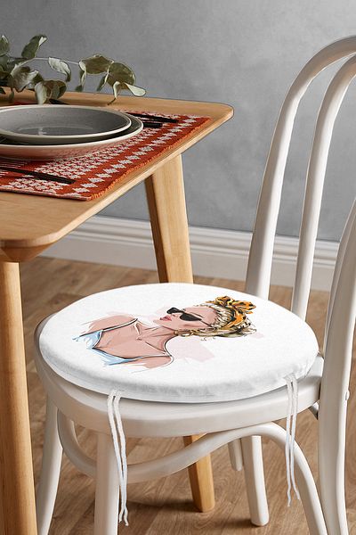 Realhomes Young Woman with Sunglasses Patterned Modern Round Zippered Chair Cushion